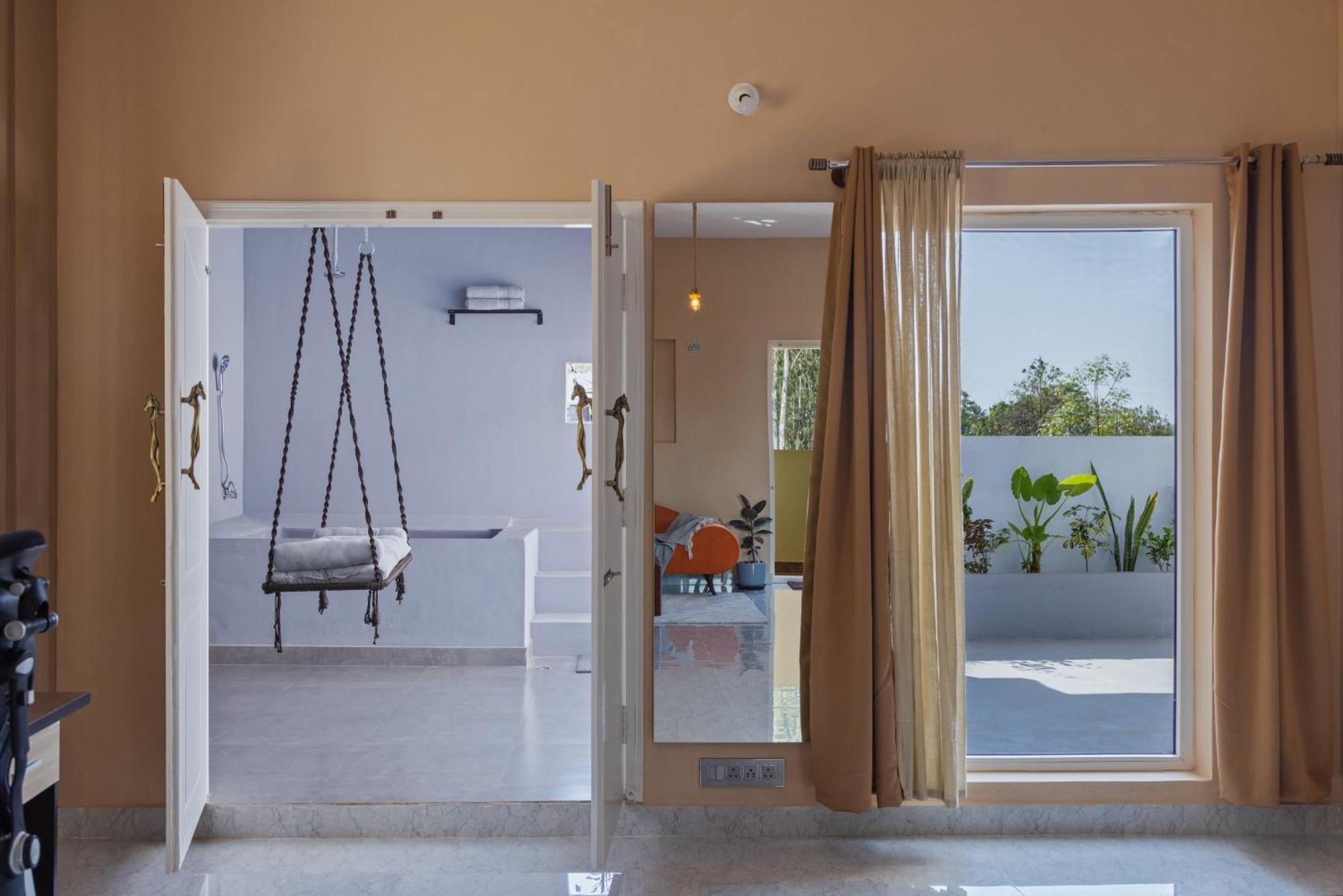 Moonlight Manor- Luxury Escape Villa Bangalore Bagian luar foto